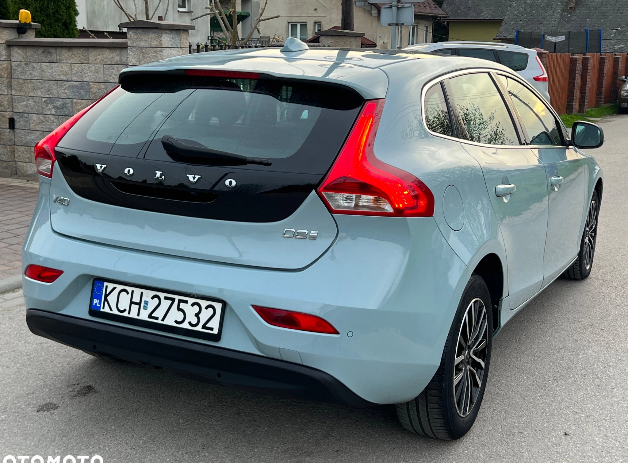 Volvo V40 cena 59900 przebieg: 165500, rok produkcji 2017 z Chrzanów małe 781